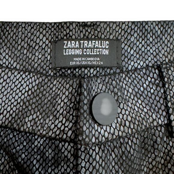 Zara Trafaluc Women's Snake Skin Print Leggings Size XS Blue Black Zipper Leg - Picture 3 of 7